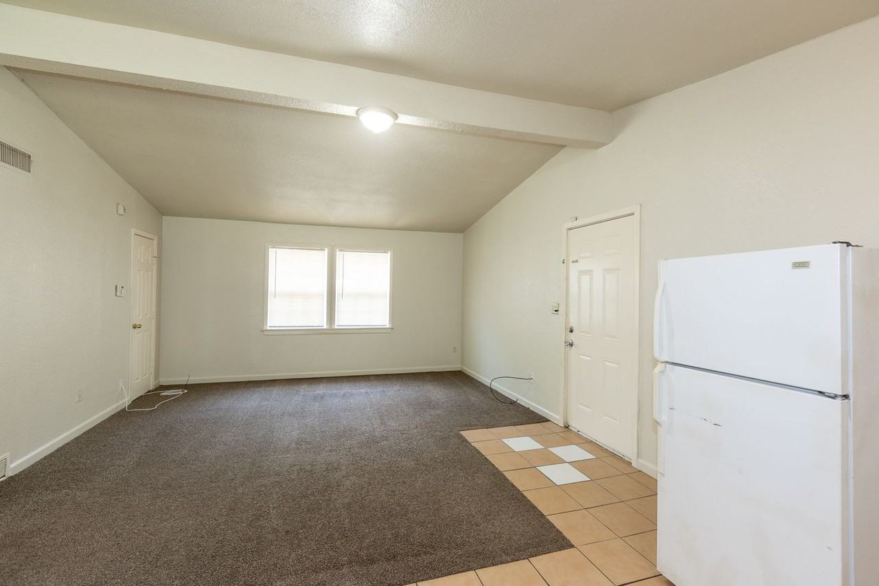 2811 E 40th Pl N - Photo 4 of 19