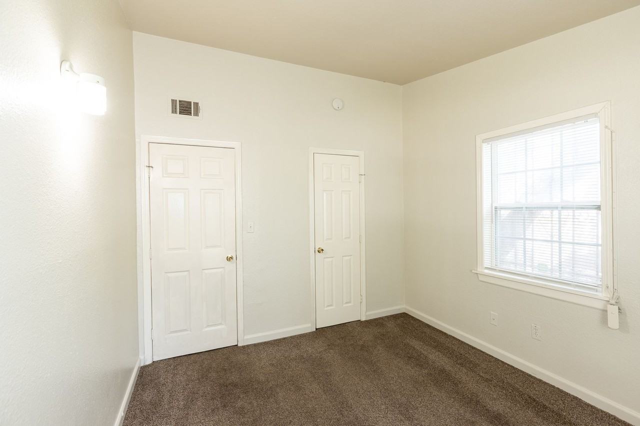 2811 E 40th Pl N - Photo 6 of 19