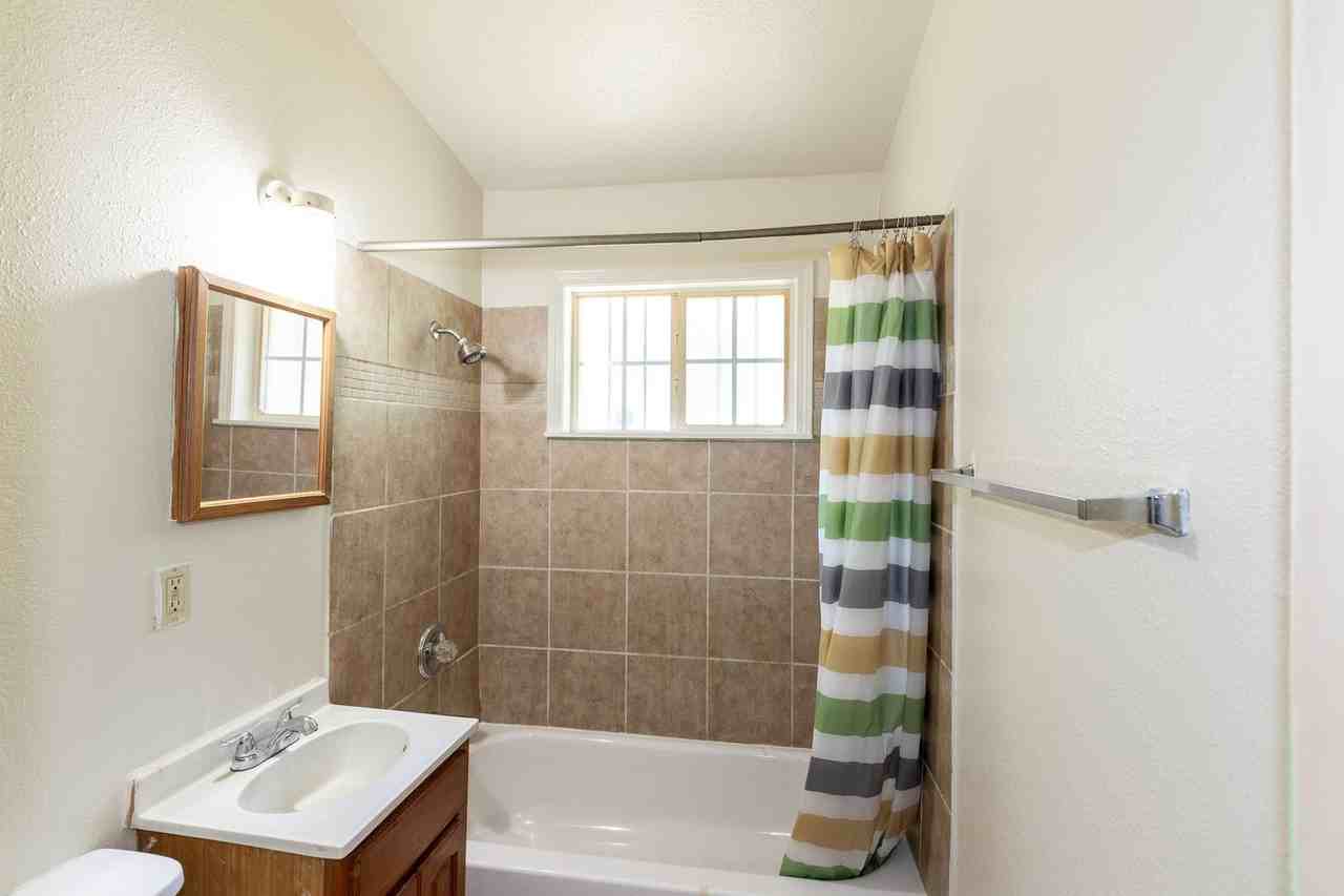 2811 E 40th Pl N - Photo 2 of 19