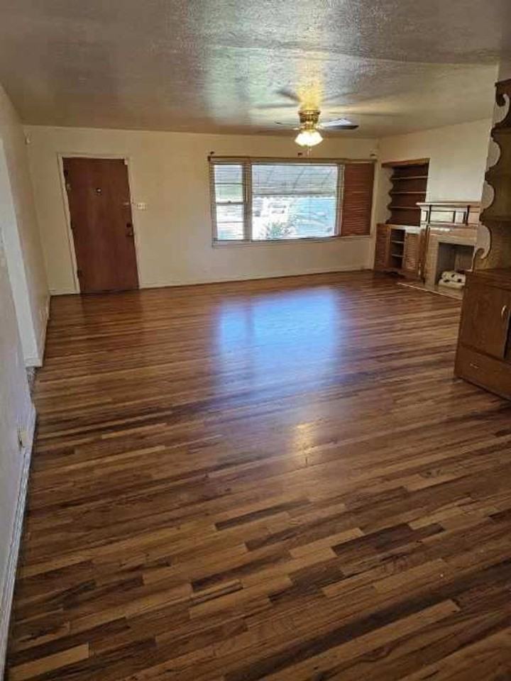 2605 Gidding St - Photo 4 of 18