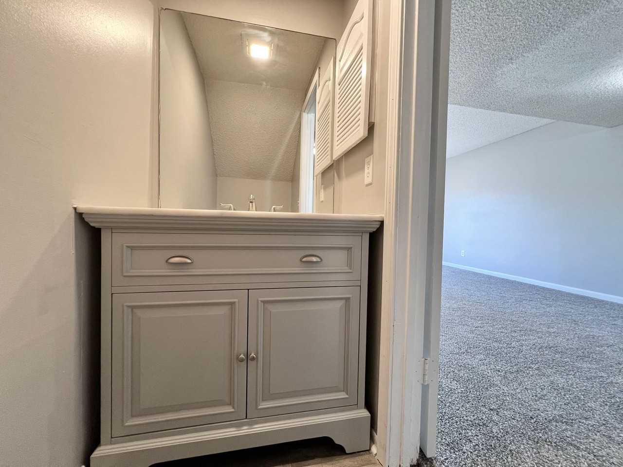 901 Olmstead Dr #38E - Photo 7 of 27