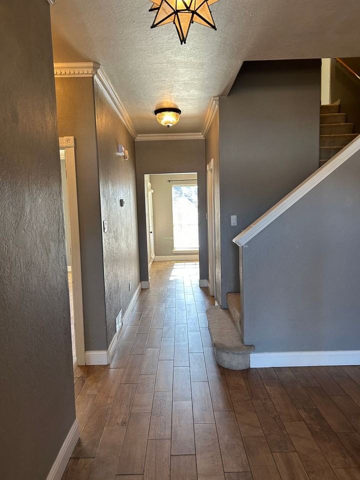 7706 Nw Chesley Dr - Photo 7 of 49