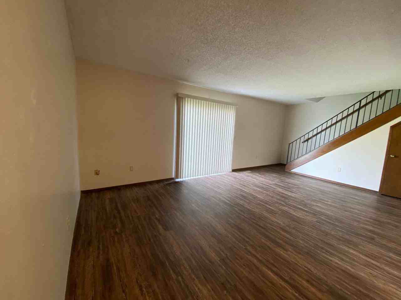 11721 N Francis Ave - Photo 3 of 50