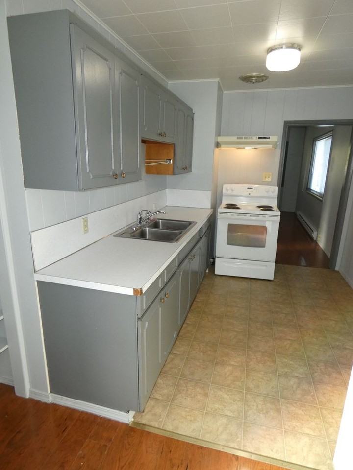 903 S B St - Photo 4 of 15