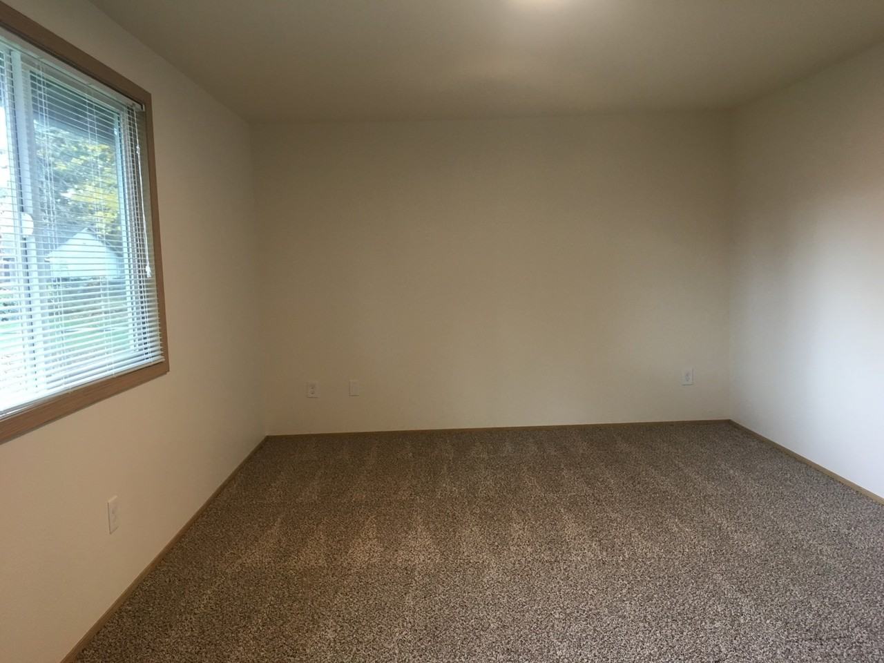 1831 Ne 24th Ave - Photo 2 of 19