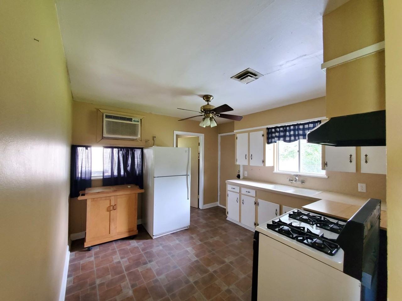 3426 Bistineau Dr - Photo 6 of 15