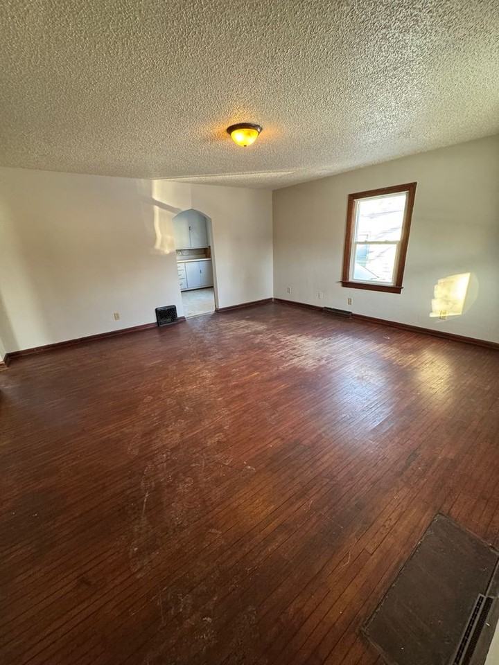 4130 Avondale Dr - Photo 2 of 6