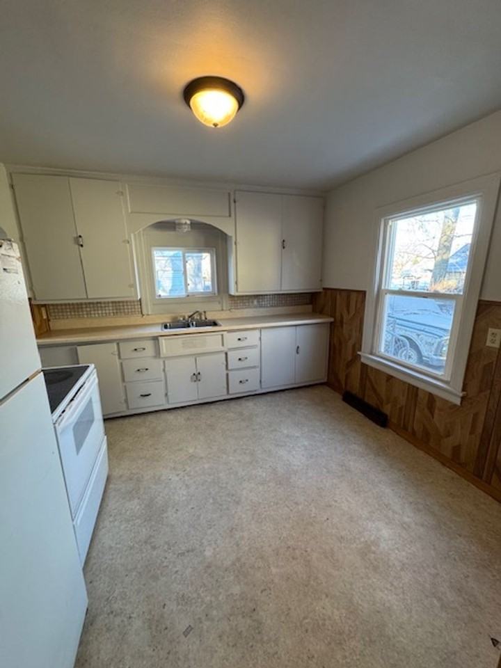 4130 Avondale Dr - Photo 3 of 6