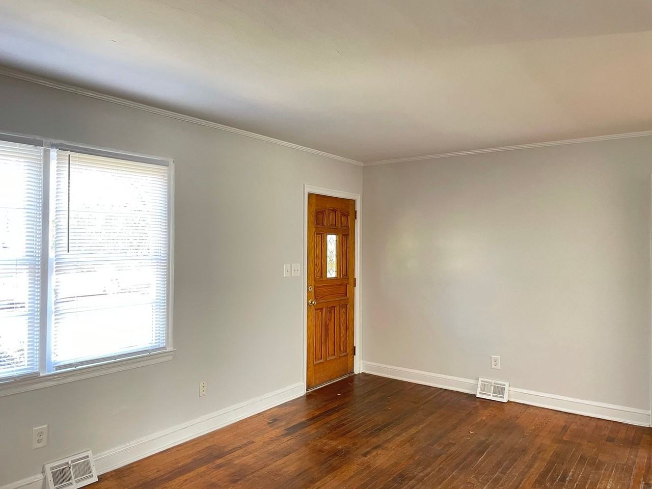 65 Jefferson Cir - Photo 3 of 12