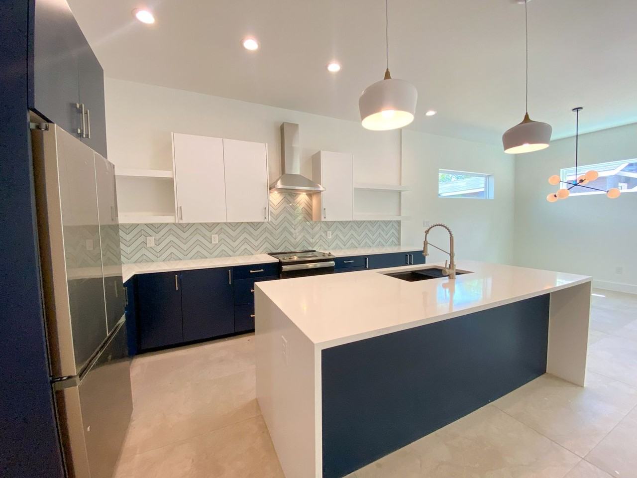 1726 N Olive St - Photo 3 of 40