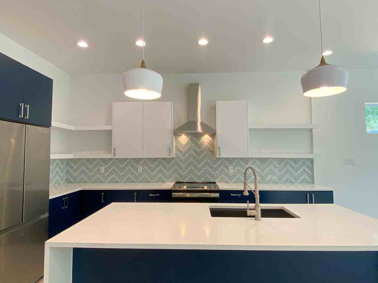 1726 N Olive St - Photo 4 of 40