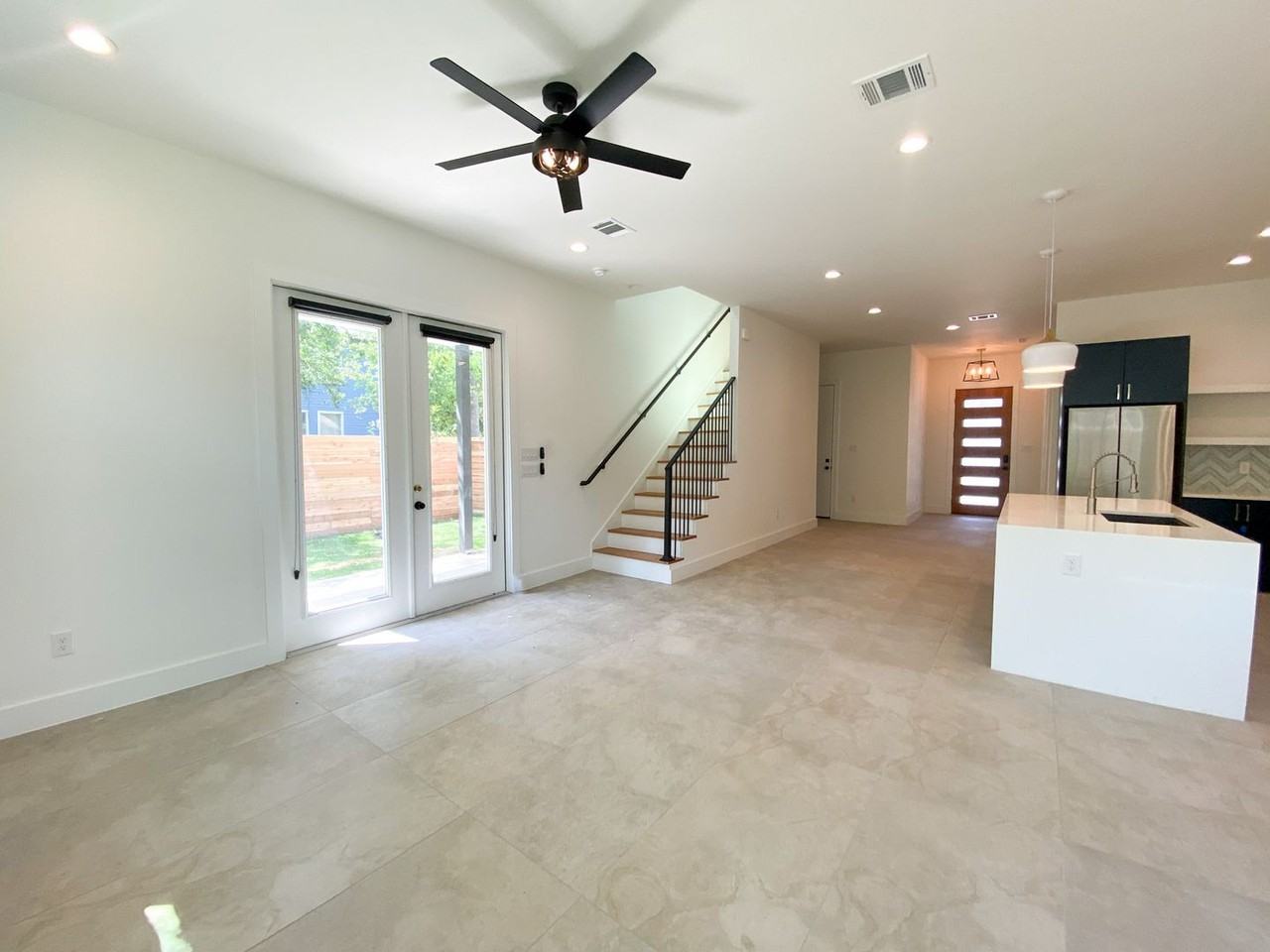 1726 N Olive St - Photo 6 of 40