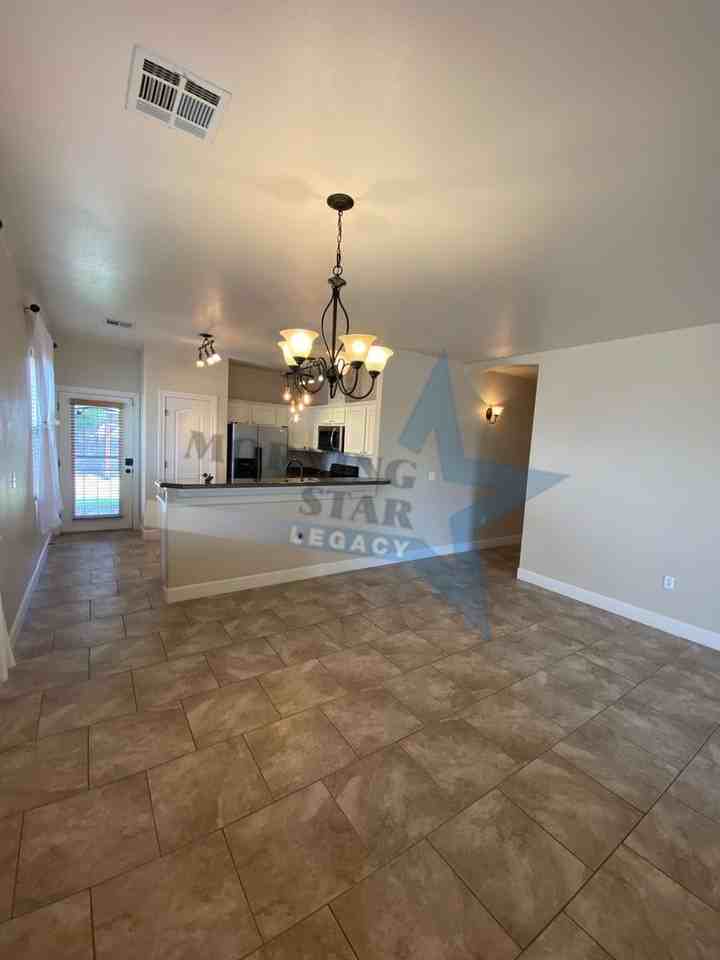 1713 Ava Ave - Photo 4 of 32