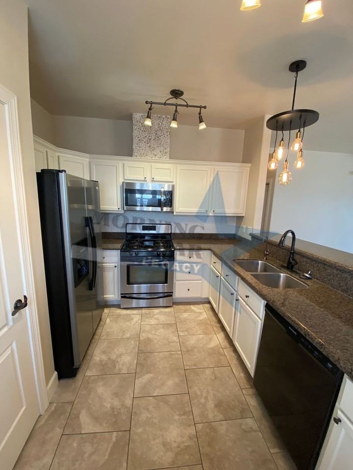 1713 Ava Ave - Photo 5 of 32