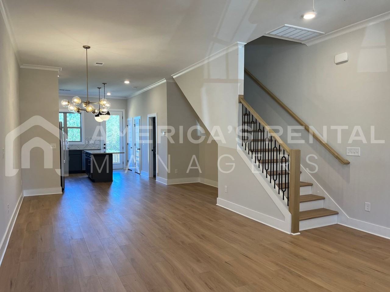 4826 Silas Ave - Photo 4 of 34