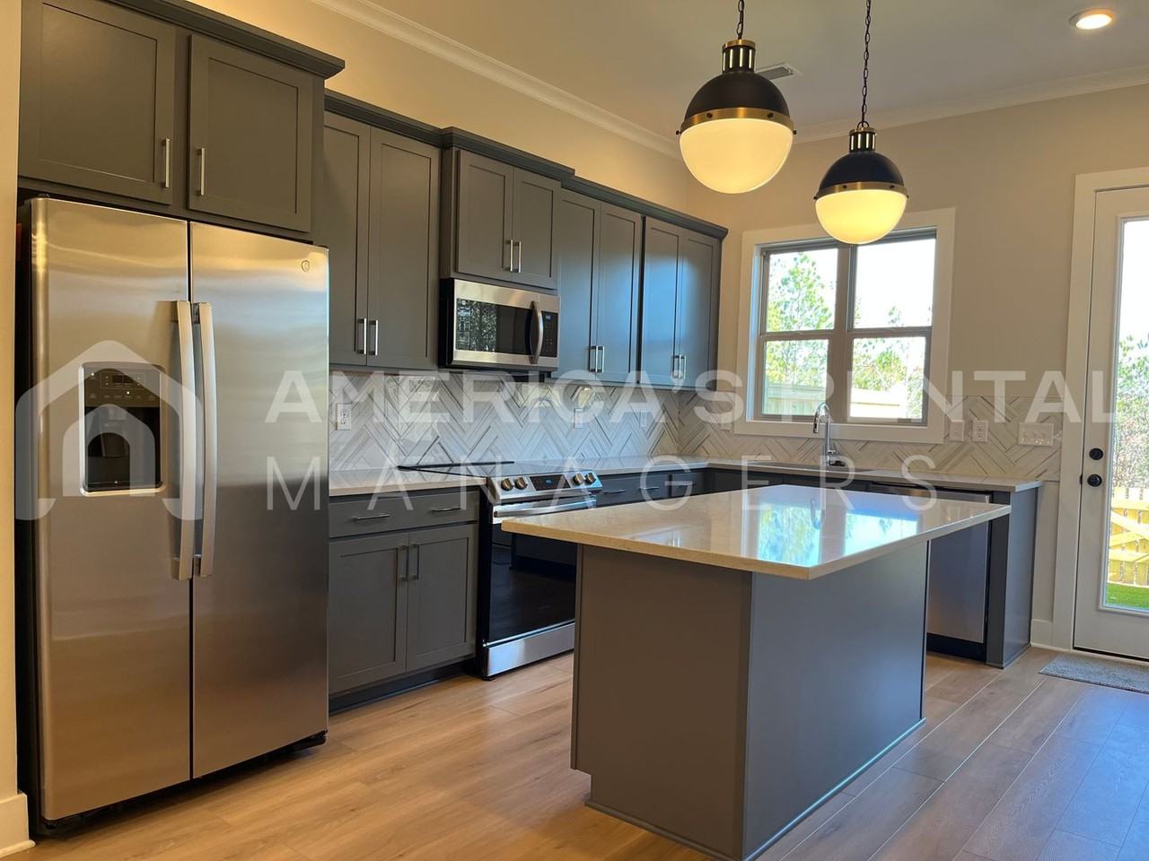 4826 Silas Ave - Photo 7 of 34