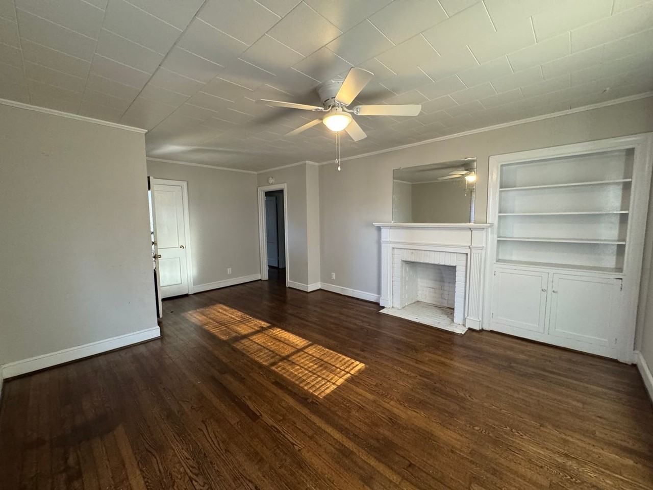 111 Hilltop St - Photo 2 of 10