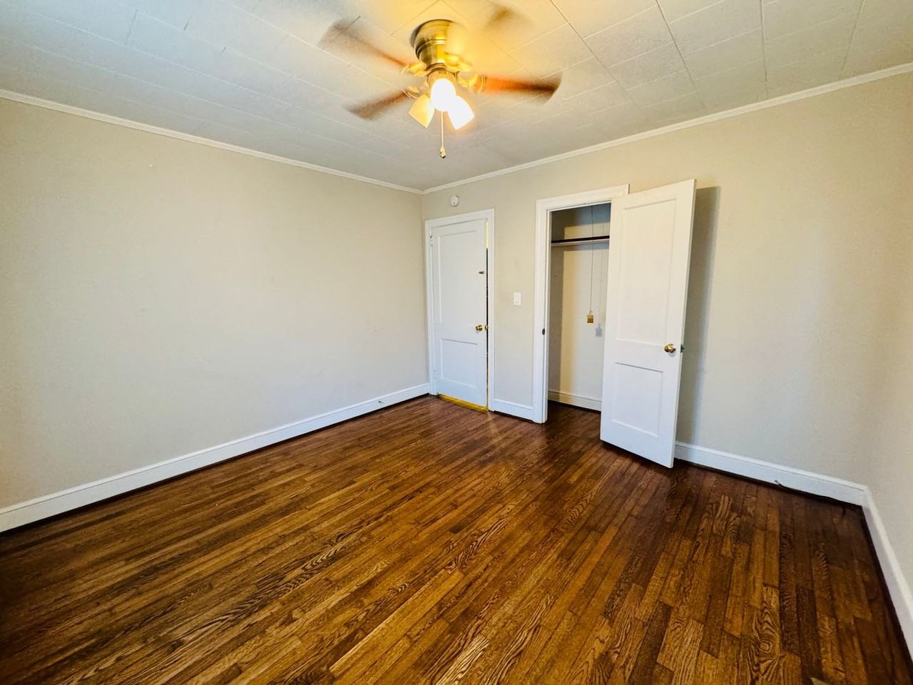 111 Hilltop St - Photo 5 of 10