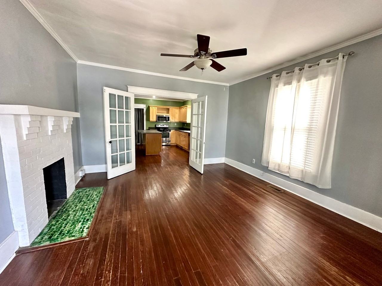 819 Stockell St - Photo 6 of 25