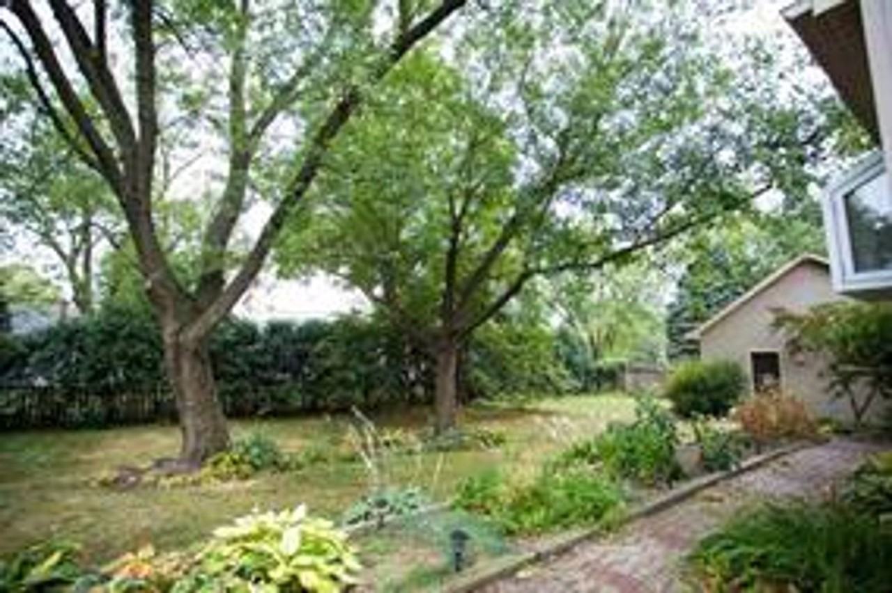 245 Highland Dr - Photo 3 of 14