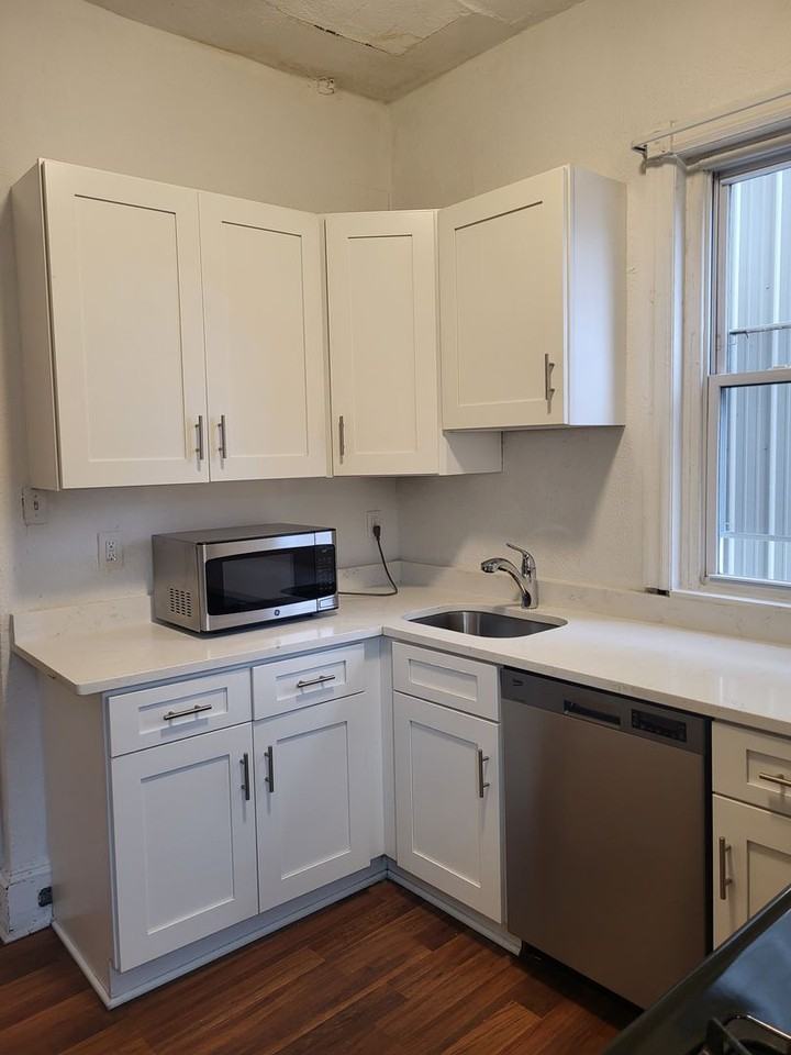 356 Ophelia St - Photo 3 of 20