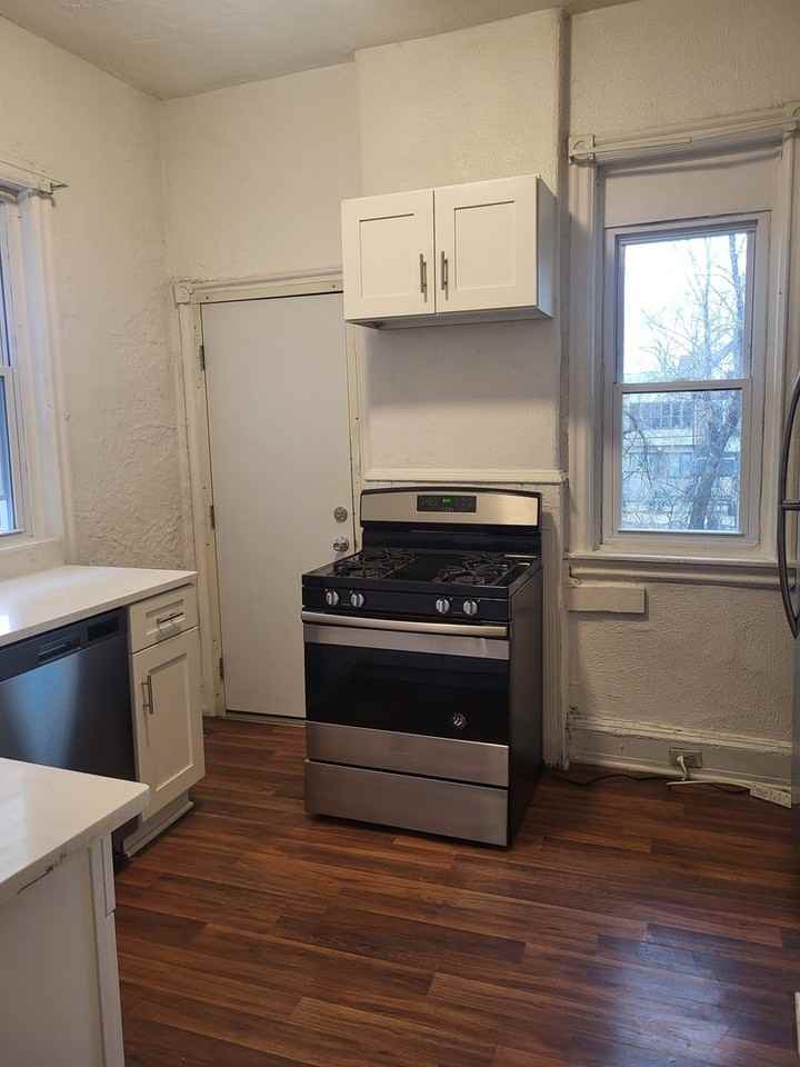 356 Ophelia St - Photo 5 of 20