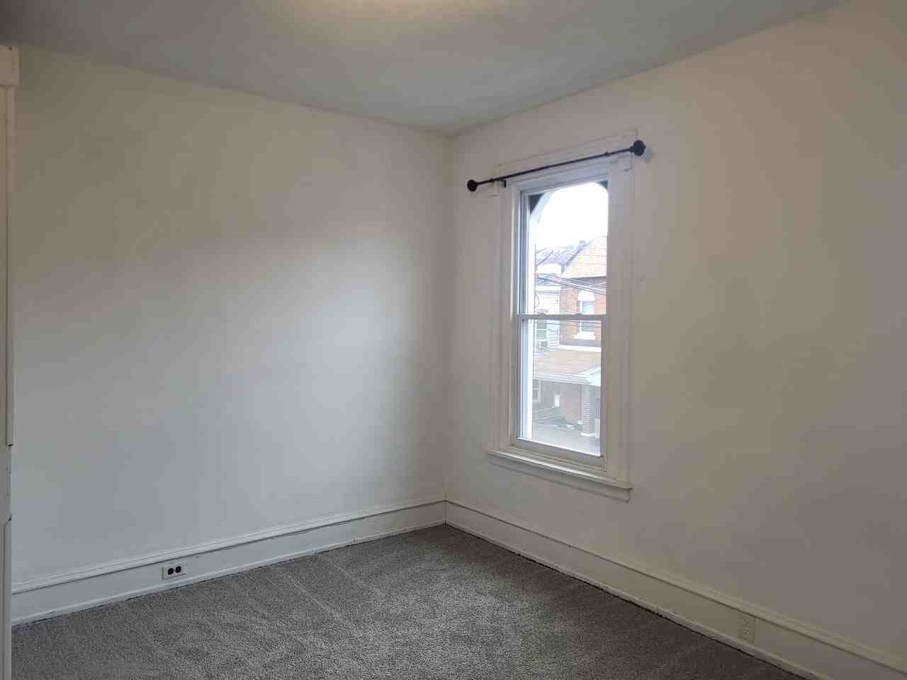 356 Ophelia St - Photo 7 of 20