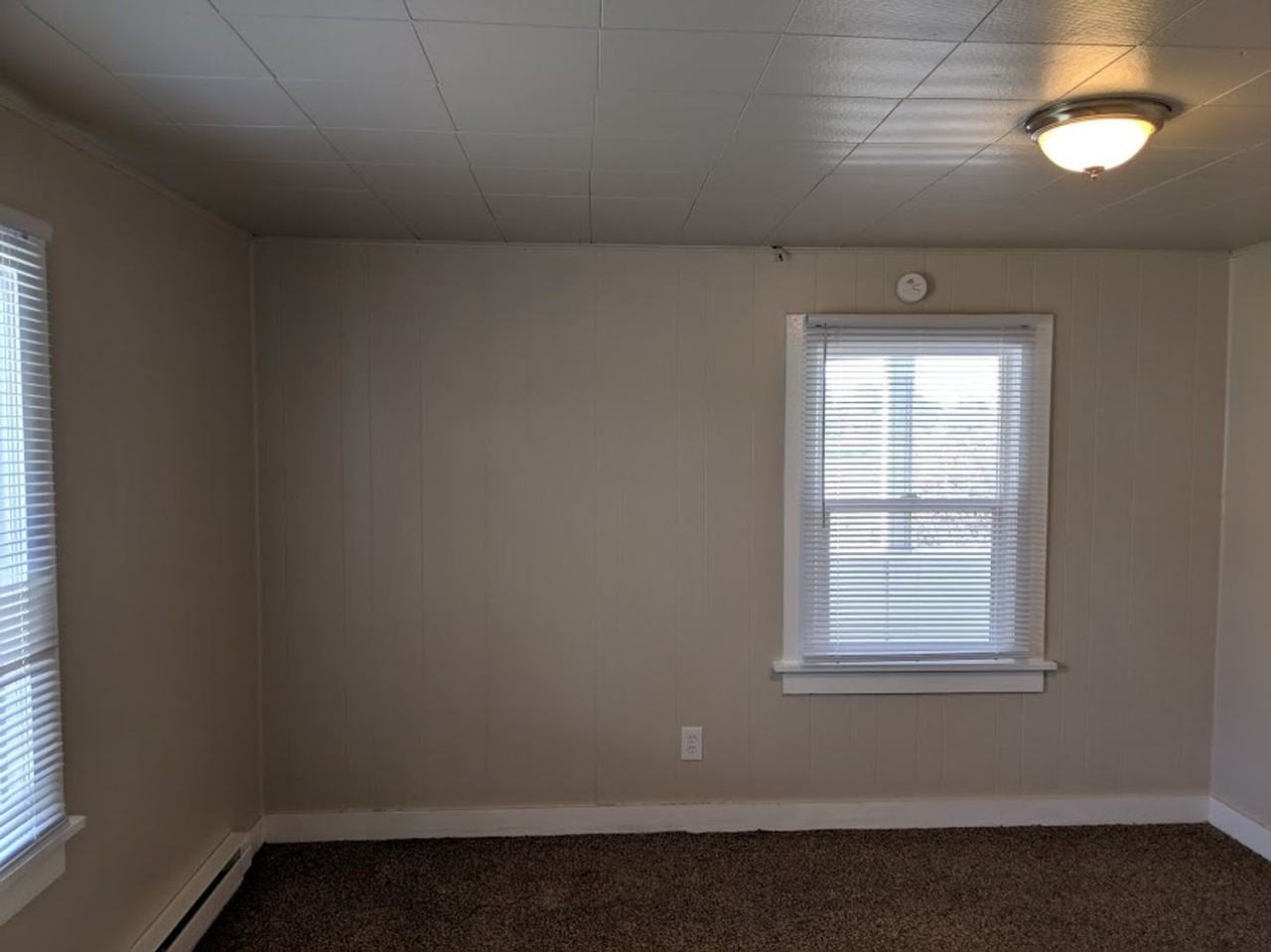 8123 Nooksack Ave - Photo 2 of 9
