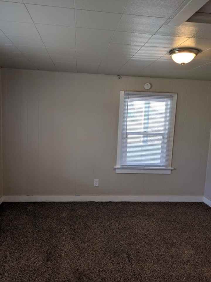 8123 Nooksack Ave - Photo 3 of 9