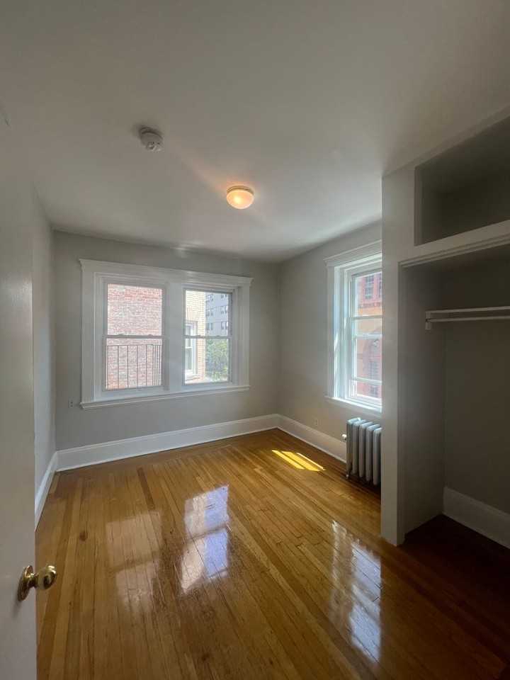 38 Hemenway Street - Photo 5 of 14
