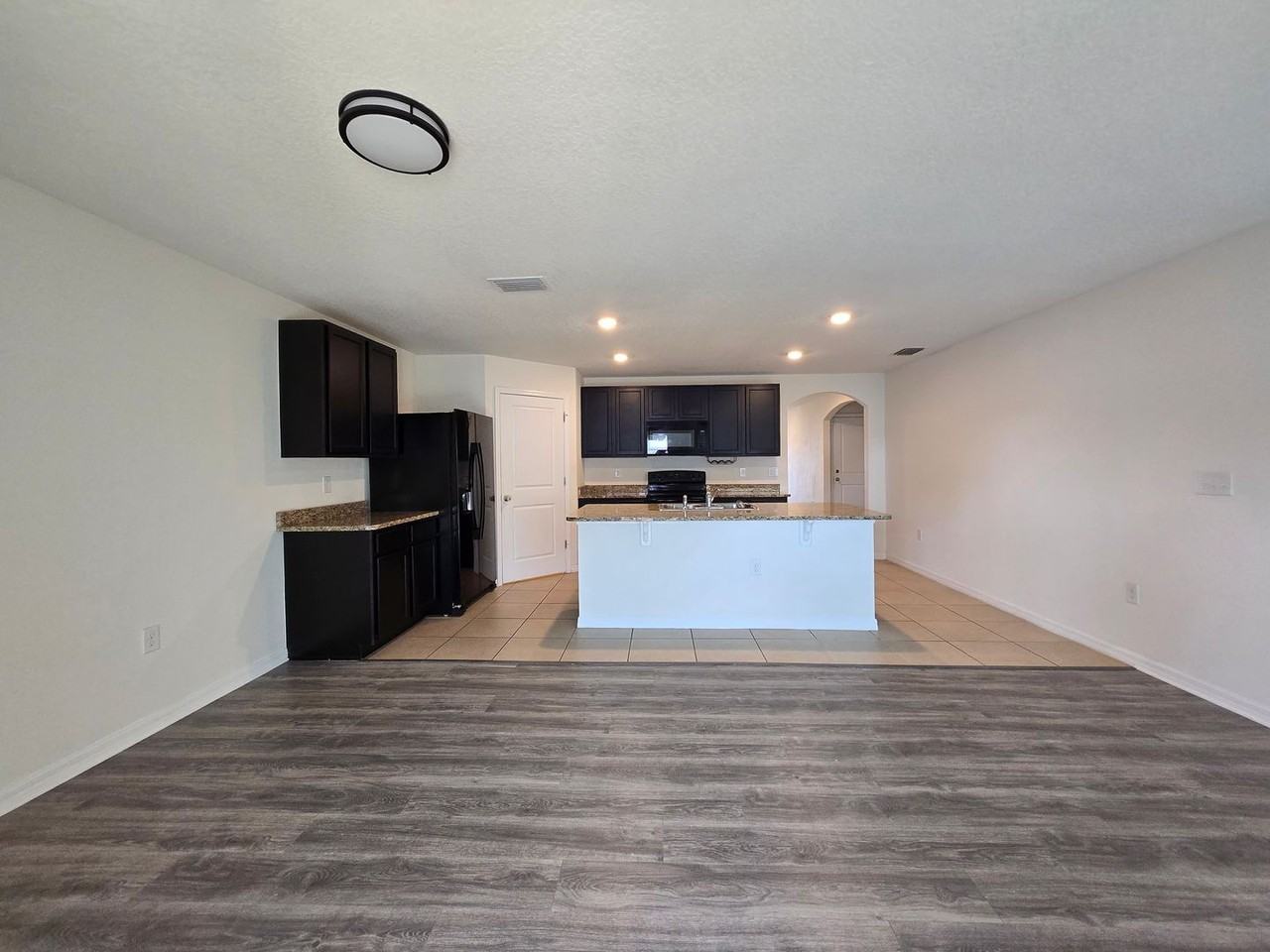 887 Nw 250th Dr - Photo 6 of 42
