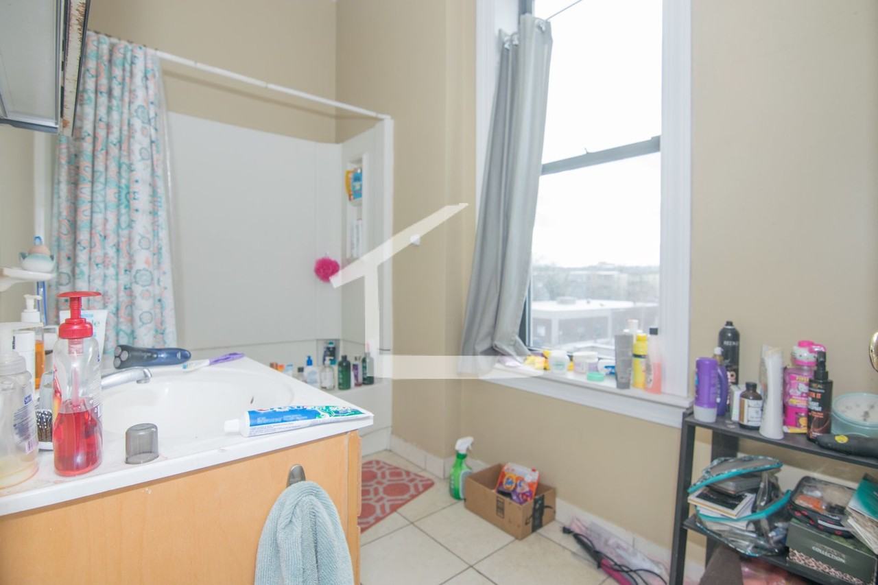 17 Highgate St - Photo 7 of 9