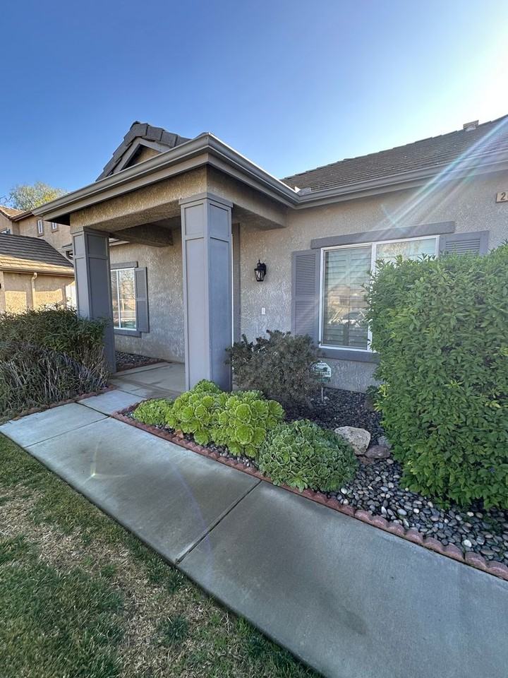 2071 W Rio Hondo Cir - Photo 2 of 18