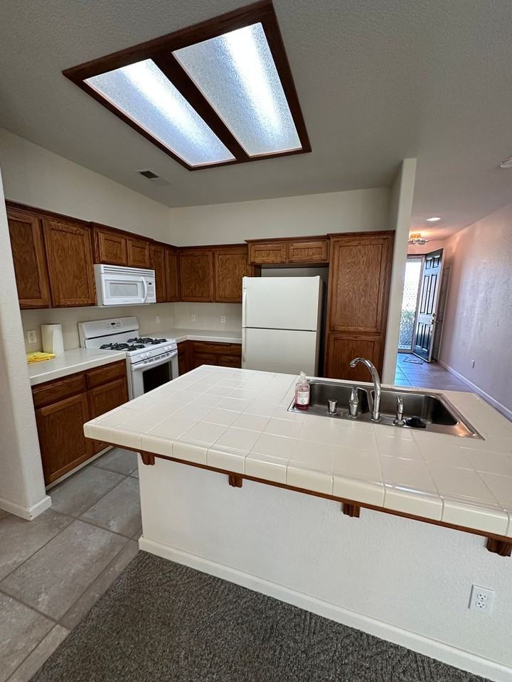 2071 W Rio Hondo Cir - Photo 3 of 18