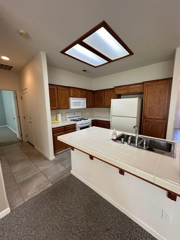 2071 W Rio Hondo Cir - Photo 5 of 18