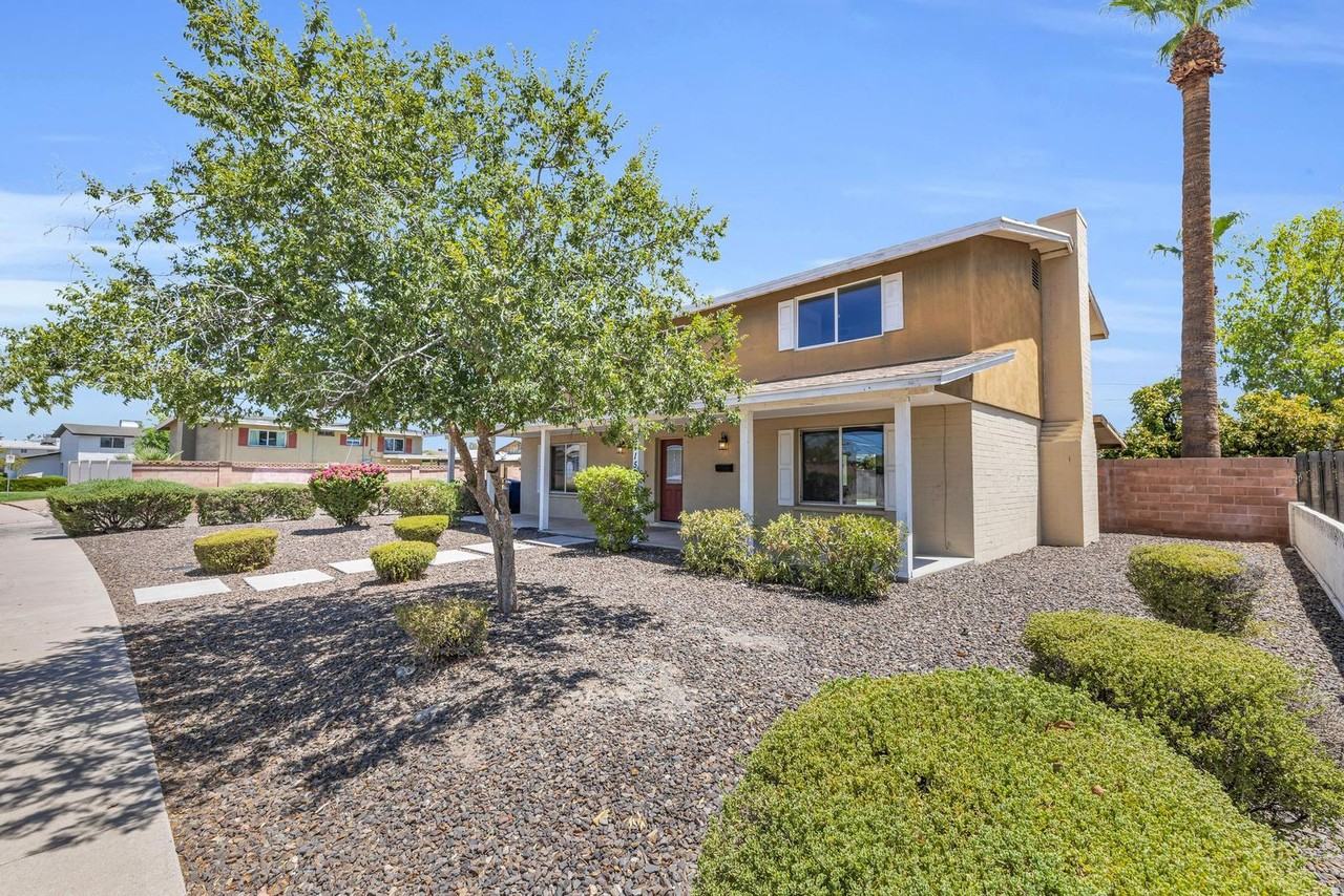 2415 S Terrace Rd - Photo 3 of 50