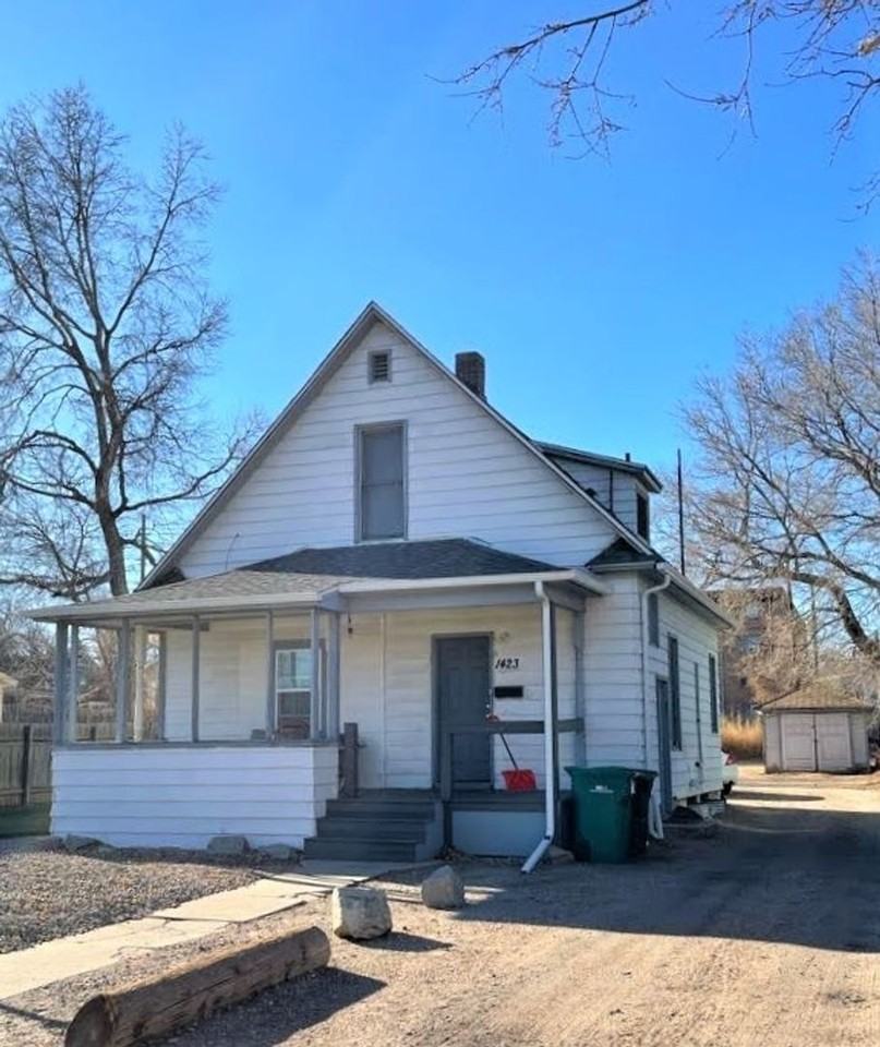 1423 10th Ave - Photo 2 of 33