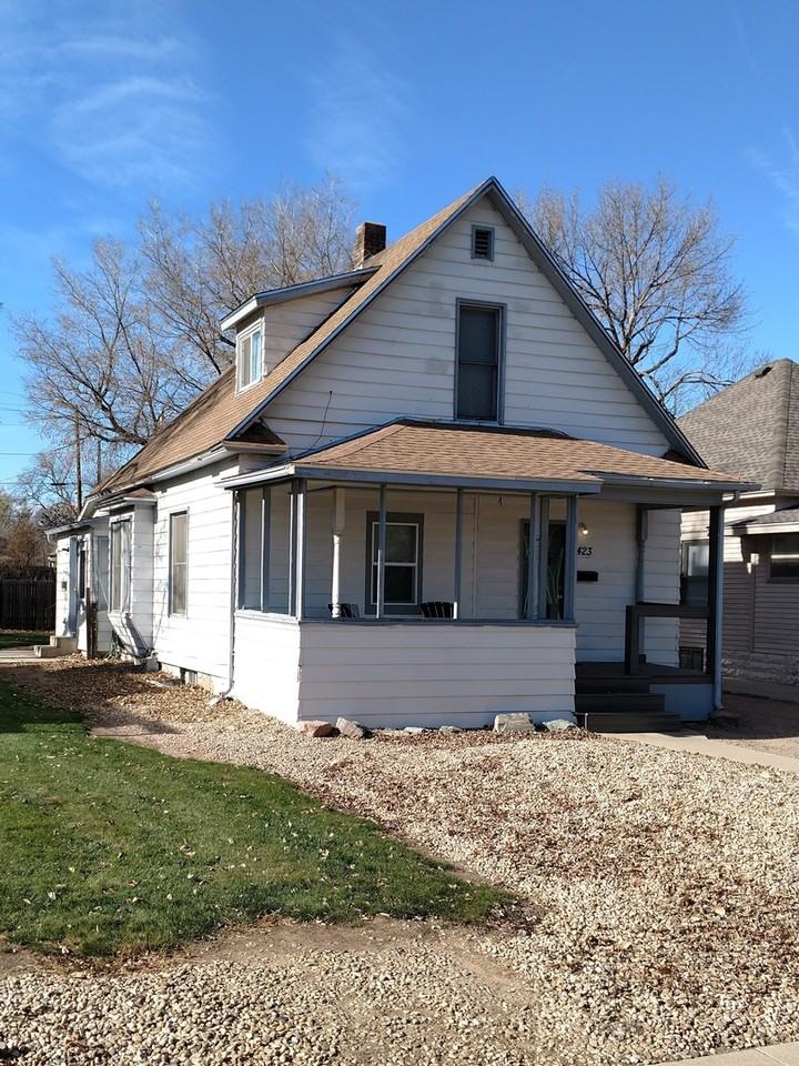 1423 10th Ave - Photo 3 of 33