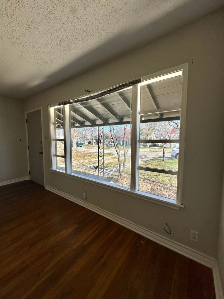 1521 Kenwood Dr - Photo 3 of 12