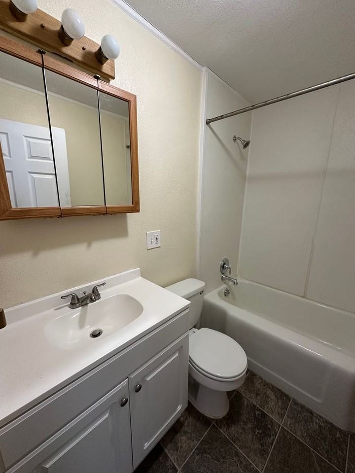 140 Washington St - Photo 6 of 17