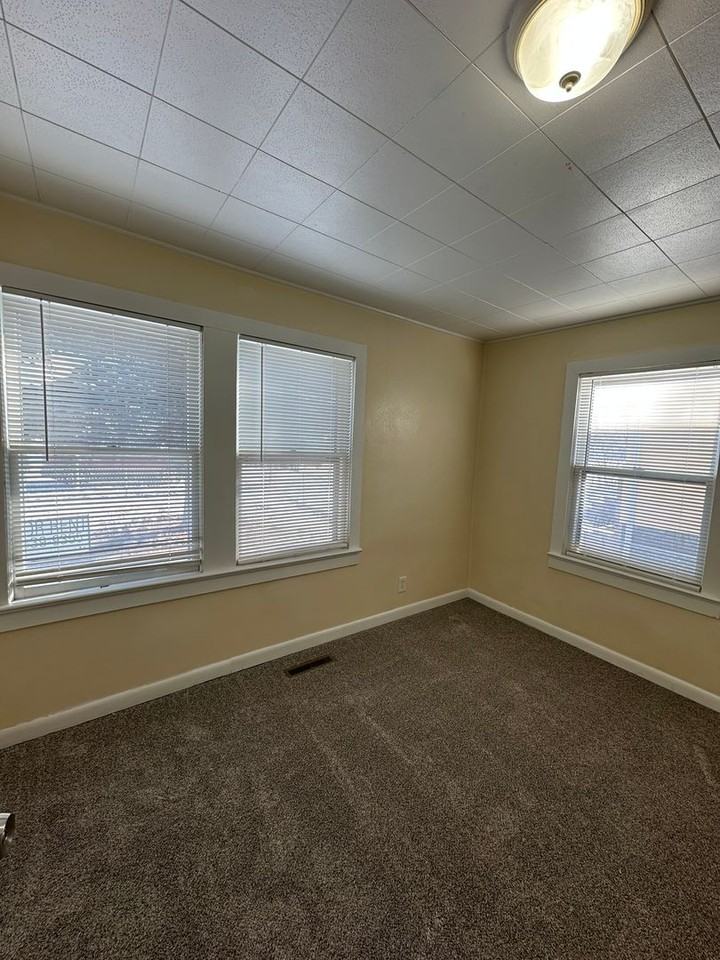 140 Washington St - Photo 7 of 17