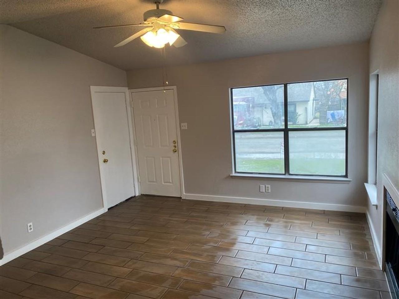 2547 Corian Glen Dr - Photo 2 of 14