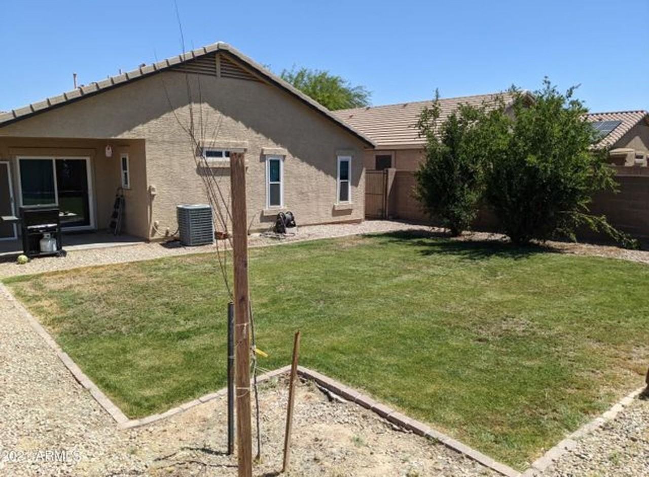 1695 E Daniella Dr - Photo 2 of 18