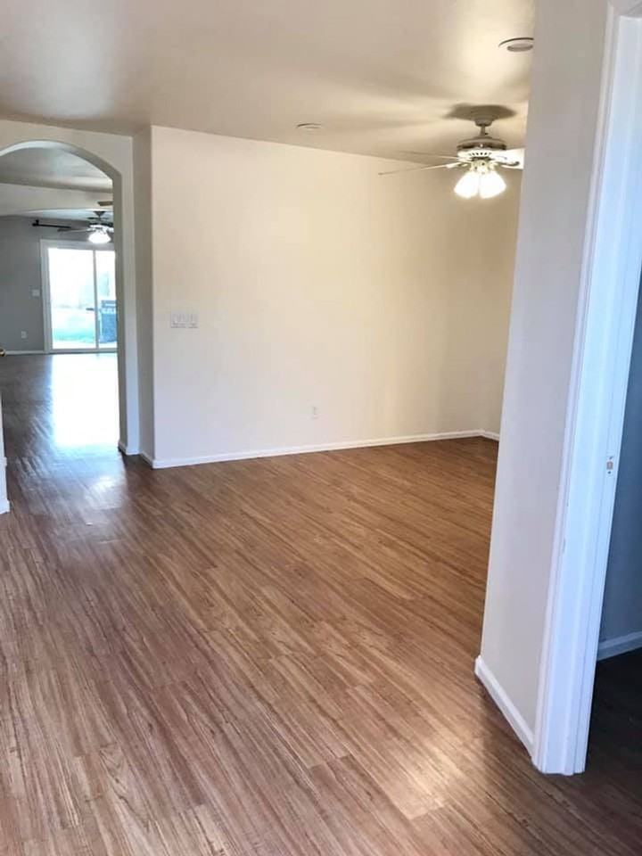 1695 E Daniella Dr - Photo 3 of 18