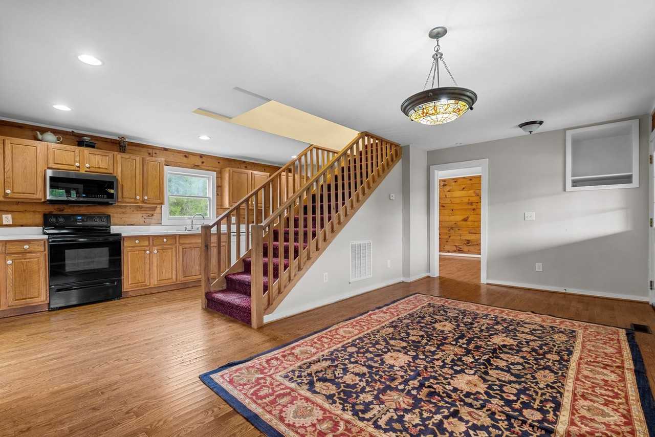 65 Birdhouse Ln - Photo 6 of 34