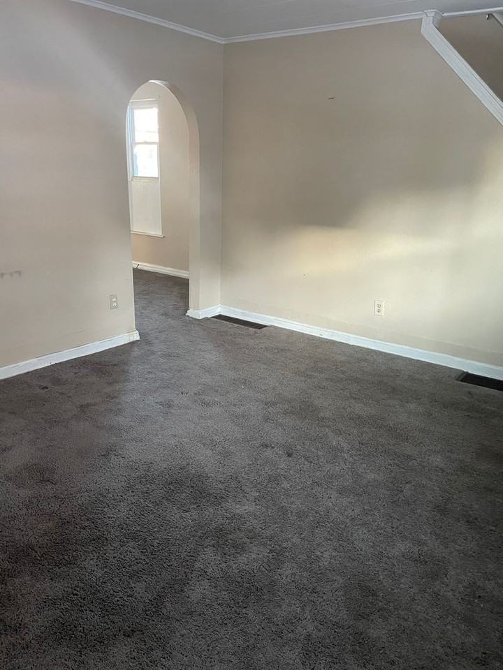 1208 Crescent Ave - Photo 2 of 9