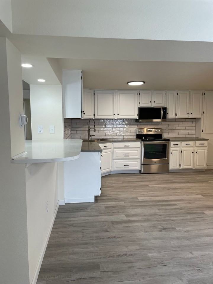 2500 W Mulberry St #A - Photo 2 of 28