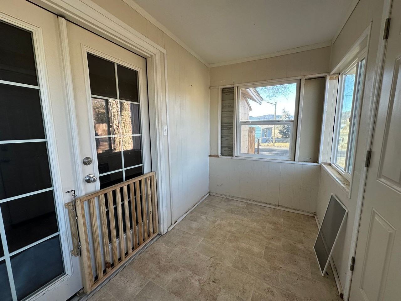 4666 Balsam Dr - Photo 3 of 15