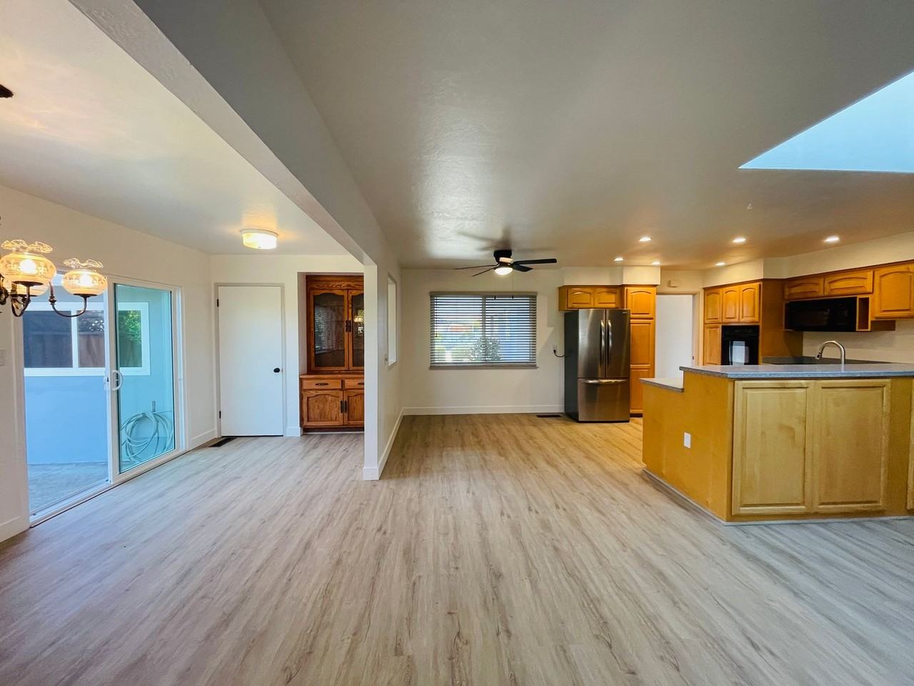 1735 Clovis Ave - Photo 3 of 14