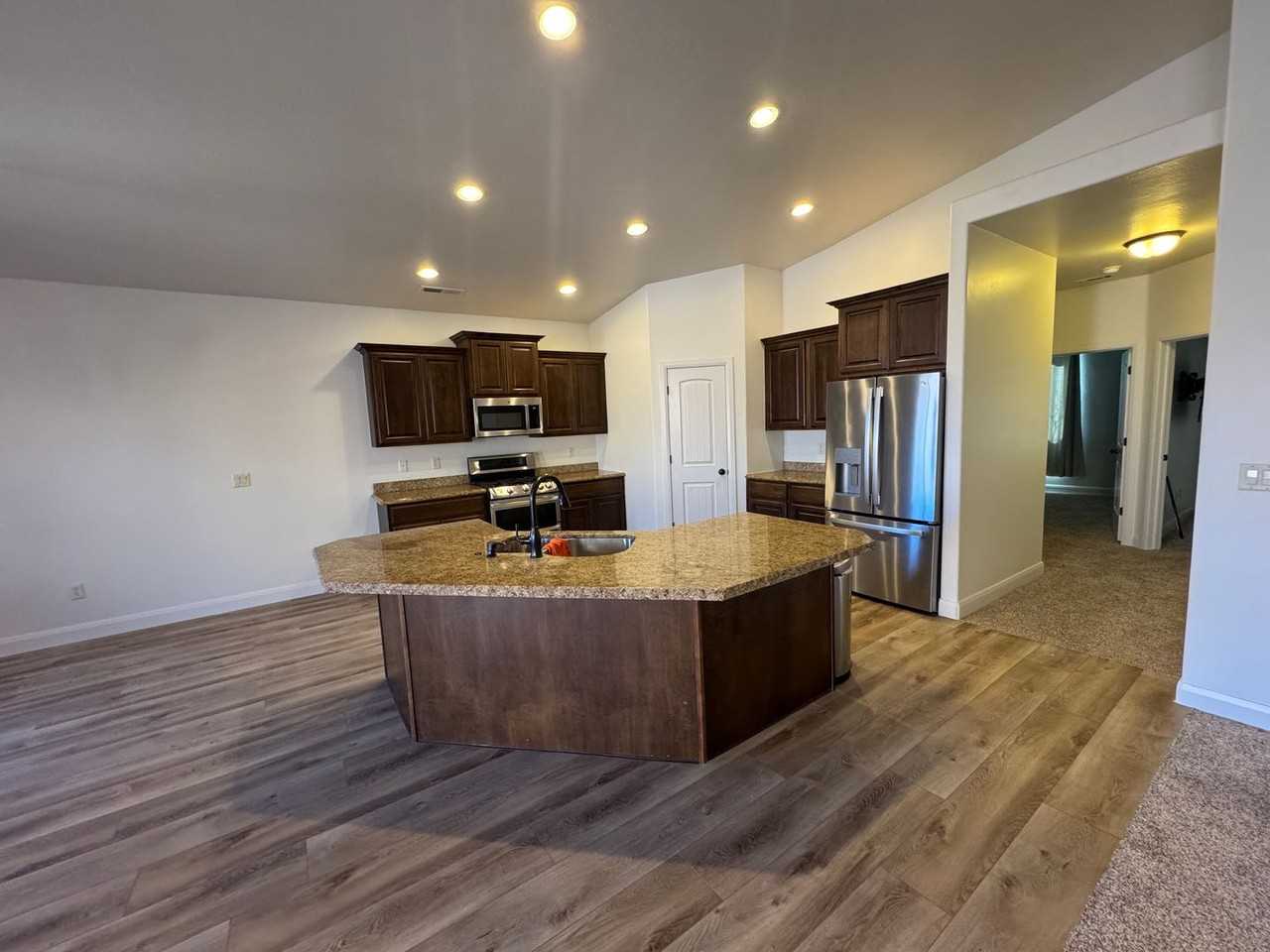 1724 W 680 S - Photo 7 of 28